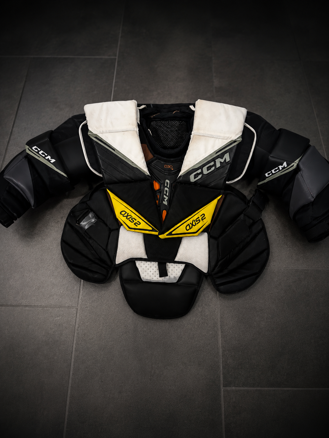 CCM AXIS 2 Brustpanzer Senior M (SR-M) – Goalie Chest & Arm Protector