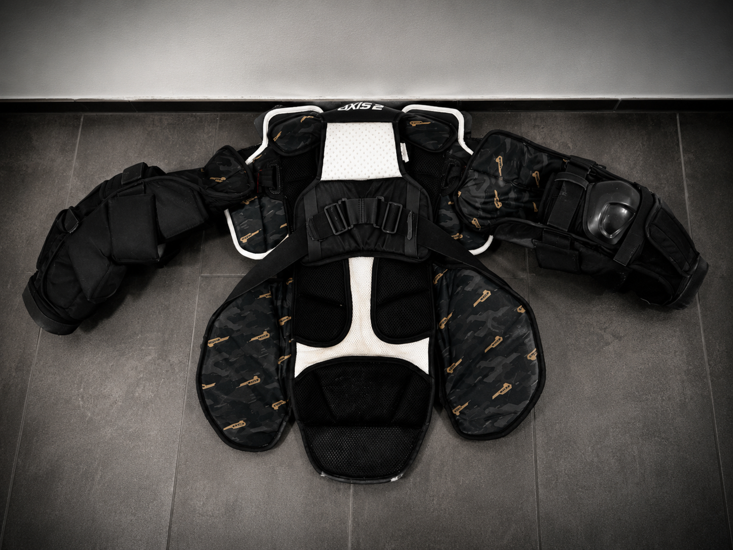 CCM AXIS 2 Brustpanzer Senior M (SR-M) – Goalie Chest & Arm Protector